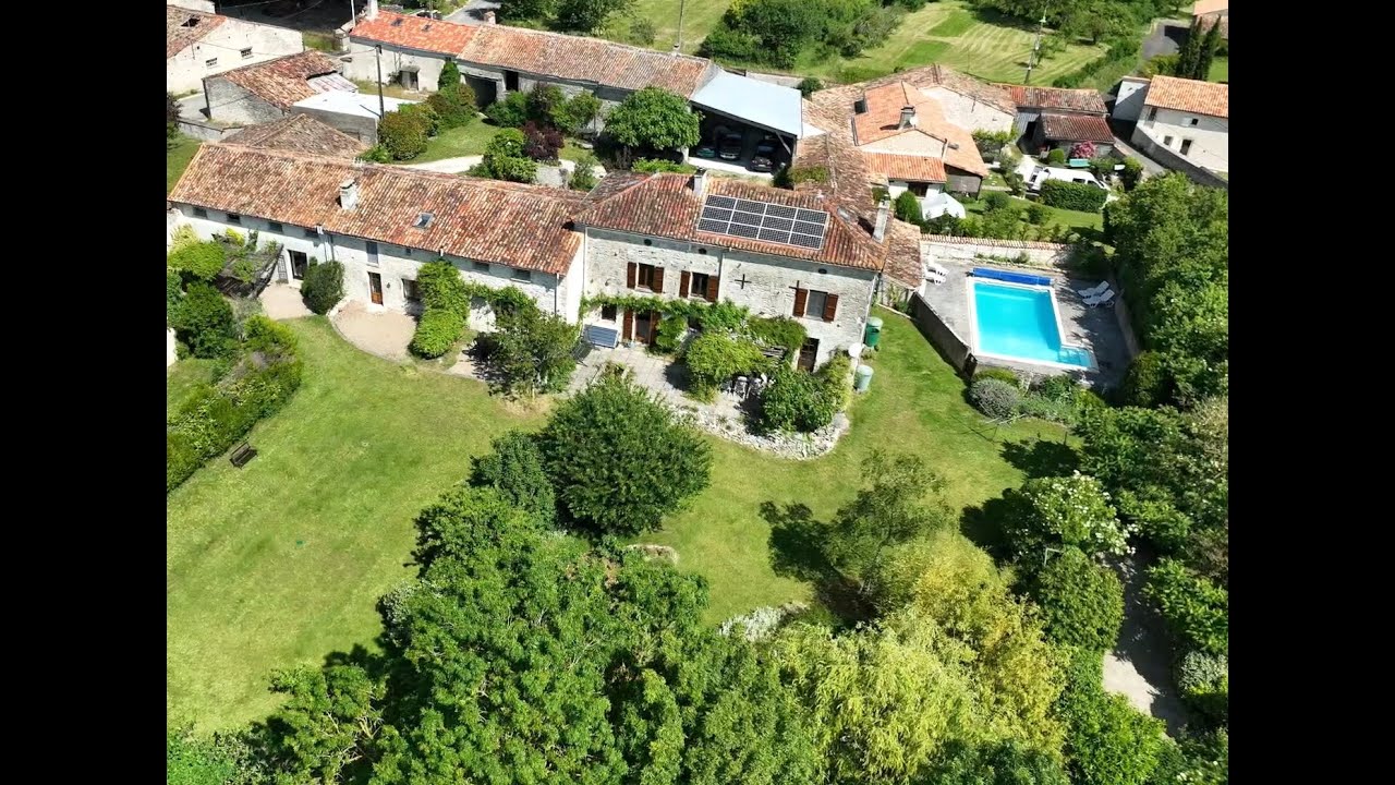 Les Hiboux Holiday Gites with swimming pool and activities, France