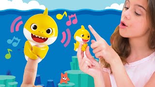 How to Play with Your Baby Shark Fingerling | Toy Videos for Kids | Pretend Play