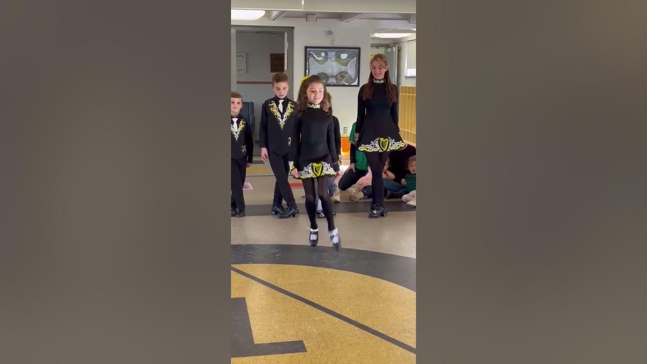 CLAP ALONG - little girl shows off some #michaeljackson #moonwalk moves!