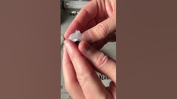 Sculpting with hot glue? #hotglue #sculpting #artexperiment #experiment