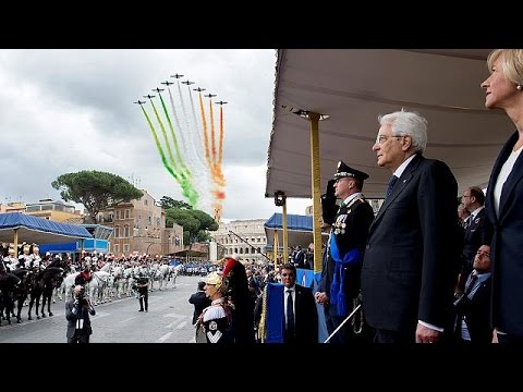 Videó: Hogy ünnepelnek az olaszok, Festa della Repubblica, Olaszország függetlenségének napja
