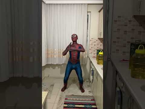 SPİDERMAN ÖRÜMCEK ADAM HIRSIZLIK YAPIYOR ! Kameralara yakalandı #shorts