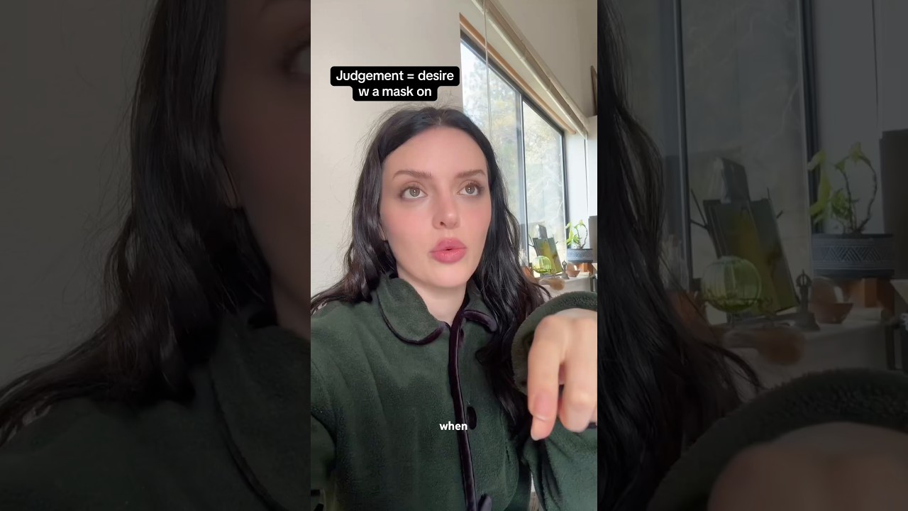 За оскорблением скрывается неуверенность и подавленное желание.