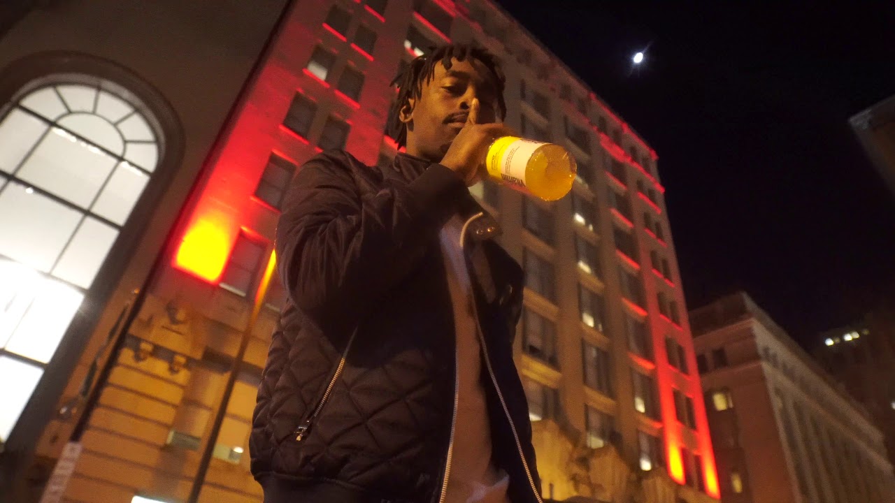 HELLO RELLO LOOK @ ME MUSIC VIDEO - YouTube