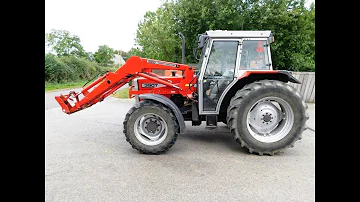 Kolik váží traktor Massey Ferguson 390?