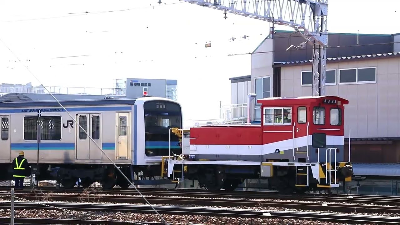 訓練機械（209系訓練車）工場へ - YouTube