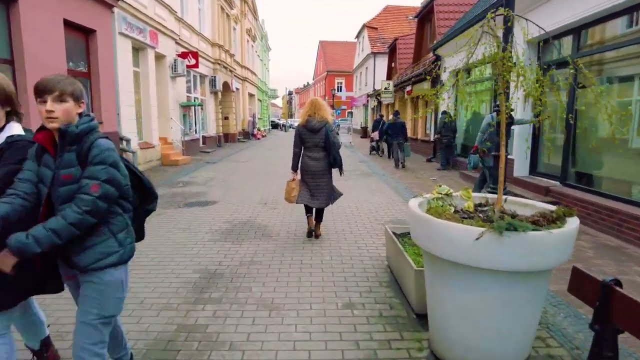 Gostyń - odkryj urokliwy deptak prowadzący do urzędu miasta! [4k]