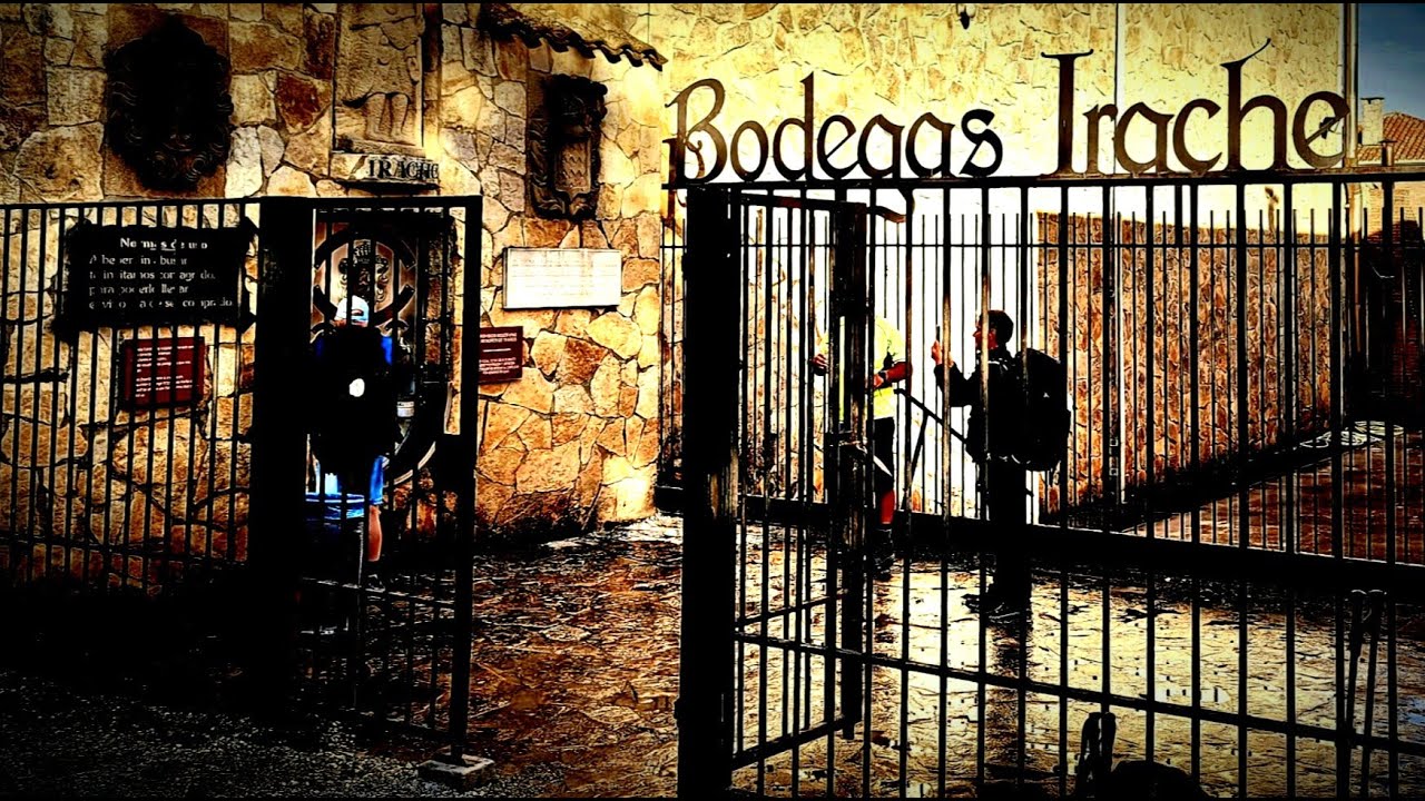 Более 530 000 паломников?! Статистика паломничества в Сантьяго в 2025 году и список необходимых в...