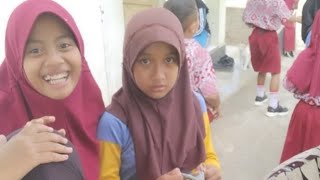 Jualan di SD alhamdulillah banyak yang suka 