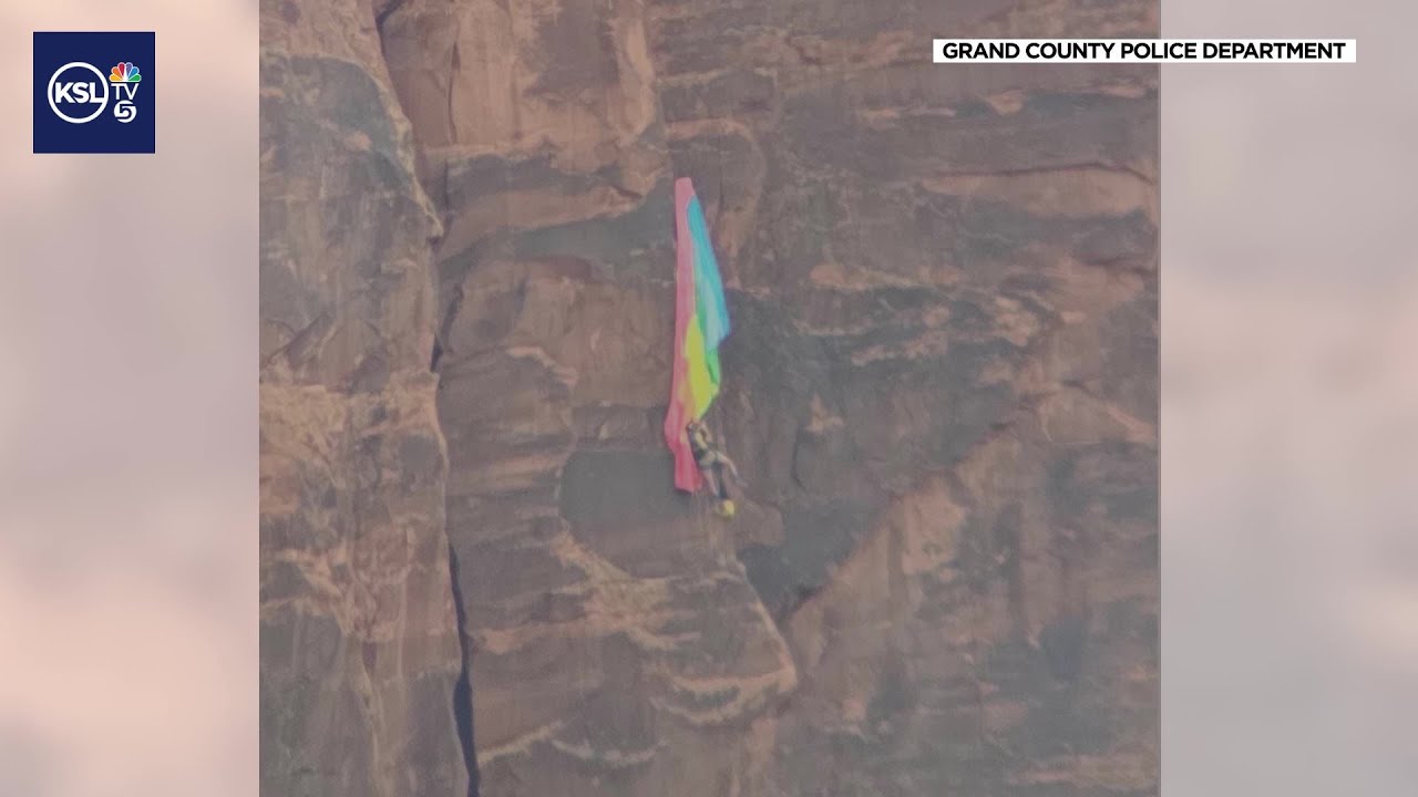 Jumper Rescue Ring BASE jumper safe after large-scale rescue operation in Kane Creek - YouTube