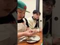 猿が仲良い猿にあげる時