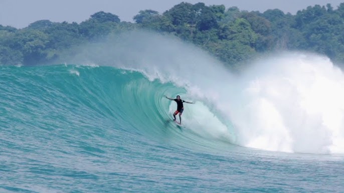 Mikala Jones, Hawaii surfer known for making videos inside waves, dies in  surfing accident