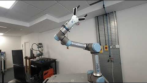 VR 180 3d Cobot training at Dundee and Angus college