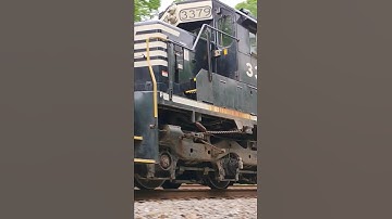 Cool Norfolk Southern SD40-2 trailing an west bound manifest