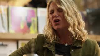 Lissie - "when I'm alone" (Loudermilk scene)