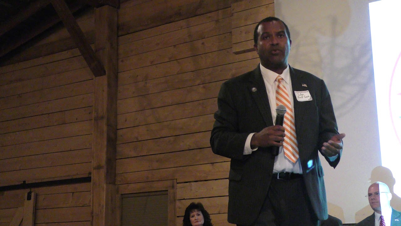 Candidate speaks at Fearrington Barn