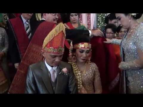 Gabe Maho Boru - Pemberian Ulos Hela Pada Pernikahan Adat Batak