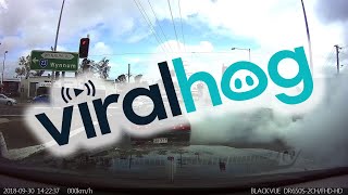 Traffic Light Burnout || ViralHog