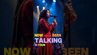 Wanita Hijab Nyanyi Di Panggung  lovesong fyp