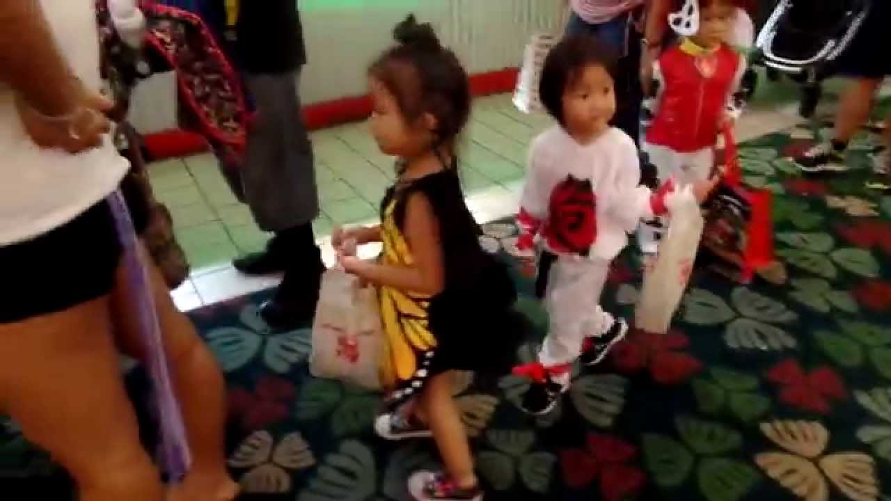 Trick or treating at Kahala Mall YouTube