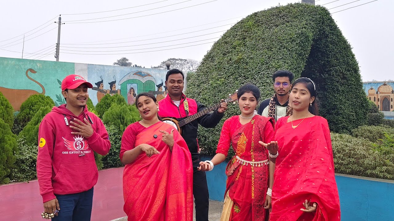 আমি হাসনা হেনার মালা গেথে দিবো তোমার গলে! দুজন মিলে খেলবো খেলা আনন্দের দুল দুলে! রিয়ার কন্ঠে! 