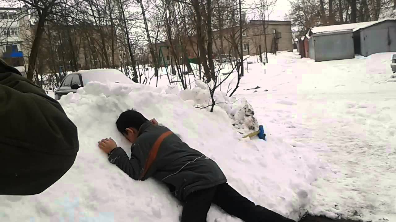 лицом в снег видео. лицом в снег видео. лицом в снег видео. лицо в сугробе отпечаток. лицом в снег видео.