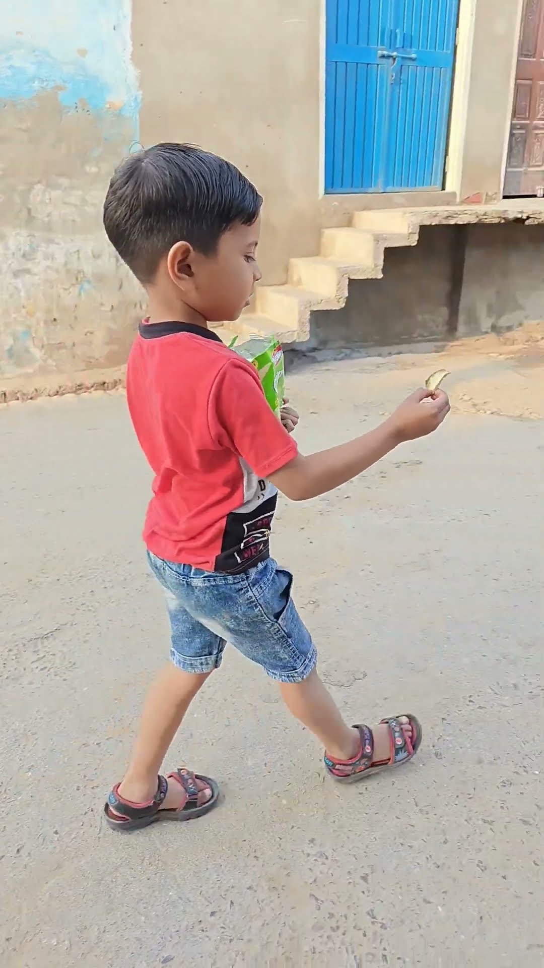 Shantanu Ne Giri Hui chips khila Di ? #shorts