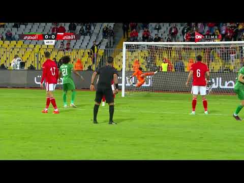 أخطر فرص المباراة حتى الأن عبد الرحيم دغموم يصوب كرة خطيرة ترتطم بالعارضة