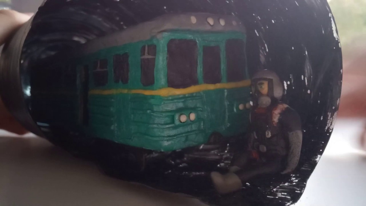 Диорама метро 2033 "Вагон смерти" из пластилина.