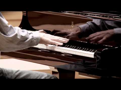 Ave Maria (Franz Schubert) by Pierre Von Guersing