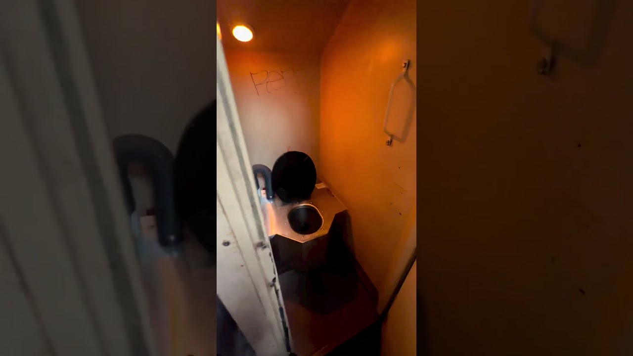 suasana didalam kabin lokomotif 