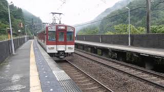 近鉄大阪線　西青山駅2番ホームから1253系普通が発車