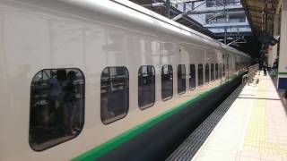 E3系L53編成銀つば塗装 大宮駅発車シーン