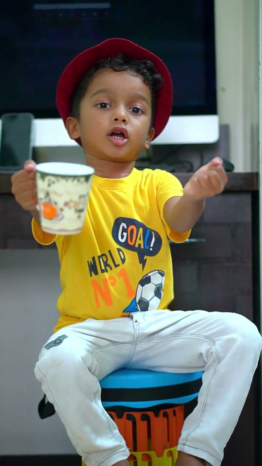 Yeh Billi tho gir gayi ? #shorts #funnyshorts #funnyvideo