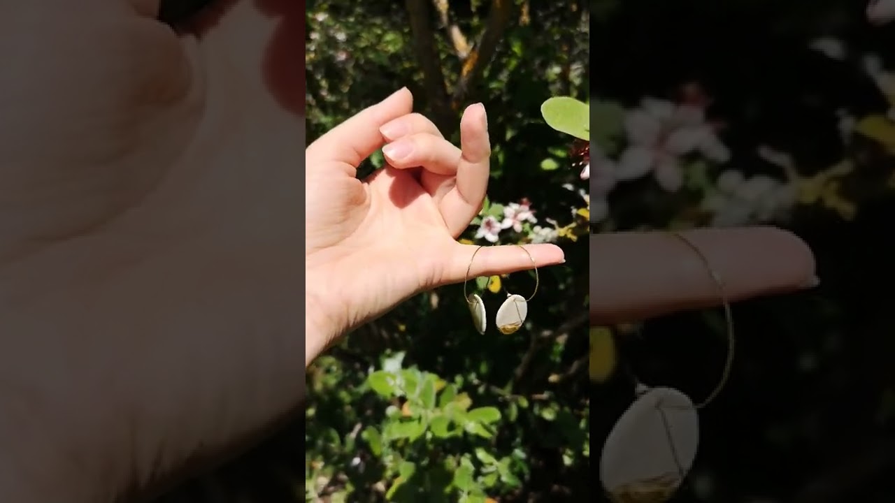 White and gold hoops earrings Iris