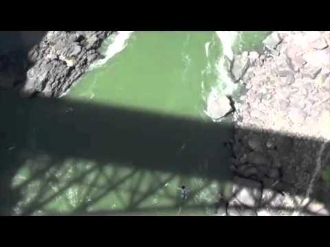 Como pular de uma ponte - Gorge Swing & Bungee Jump, Victoria Falls