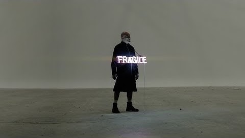 Fragile - Smile(s)