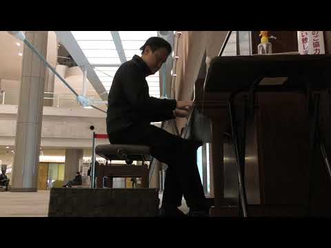 Improvisation by Hiroshi Kawase ミューザ川崎の　ストリート・ピアノ　その場で作曲　ｂｙ　ピアノ即興詩人かわせひろし♪