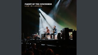 Miniatura de vídeo de "Flight Of The Conchords - Bus Driver (Live in London)"