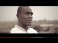 Oza nzambe clip officiel  peniel mambu  aksanti music