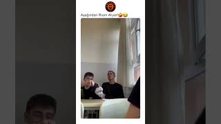 Ayağından İlham Alıyor