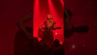 Taylor Acorn - Birds Still Sing (live in Vienna, 2026)