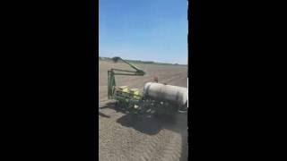 Planting corn with the 8400