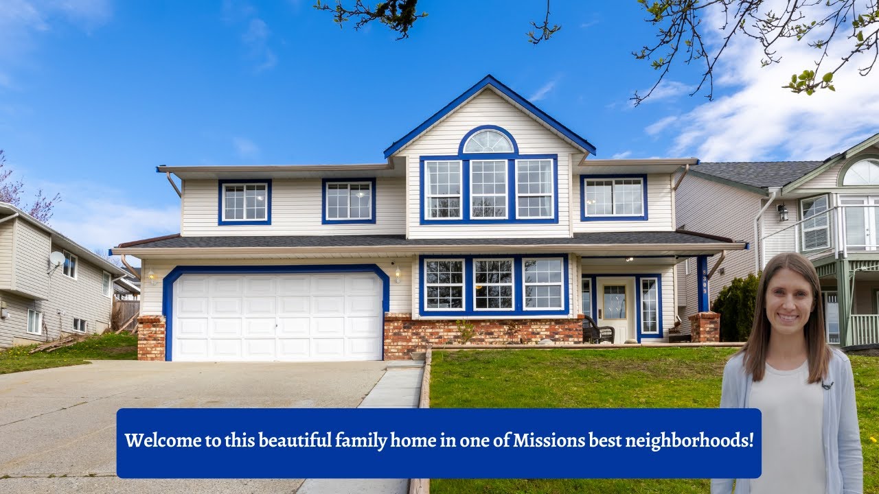 Welcome to this beautiful family home in one of Missions best neighborhoods!
