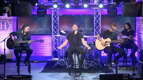 EXCLUSIVE: Disturbed Give Powerful Performance of "Hold On To Memories"