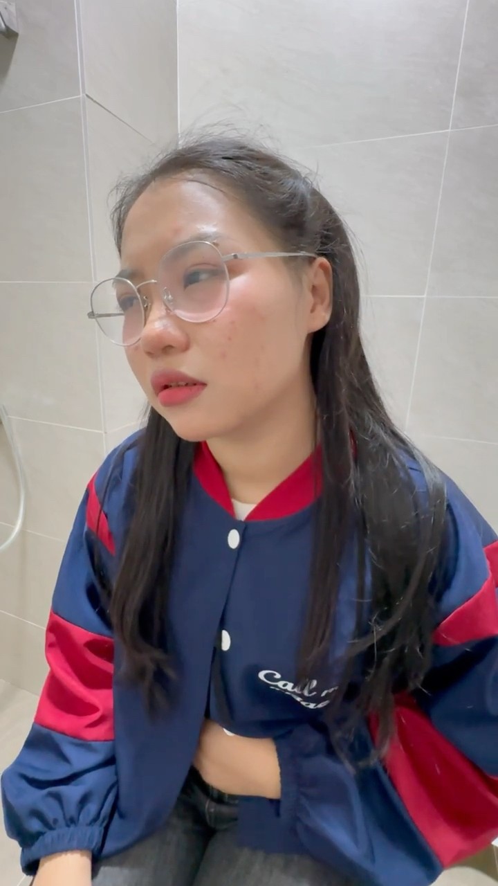Su Hao comedy: dancing in the toilet ?