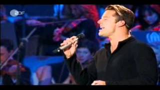 Pavarotti &amp; Friends 2003 - Luciano &amp; Ricky Martin - La Mia Canzone al Vento