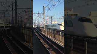 E2系J66編成　東北新幹線開業40周年記念200系復刻列車通過　武蔵浦和駅にて
