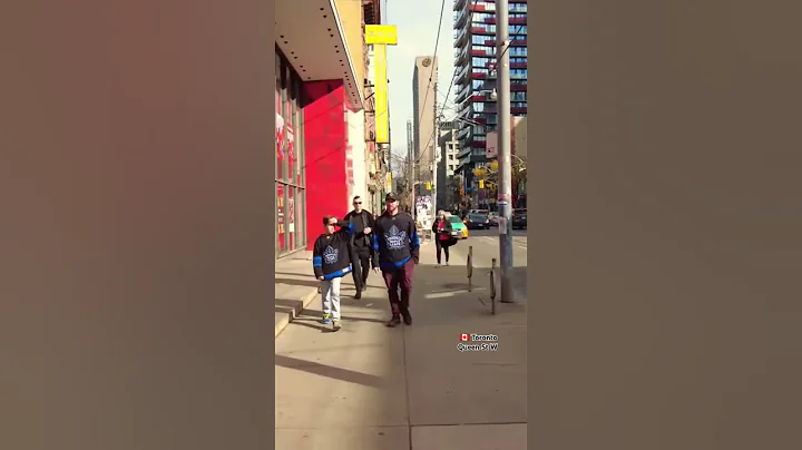 On Queen St W 🇨🇦, #queenstreet #downtown #downtowntoronto #toronto #shorts