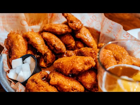These are the BEST CHICKEN WINGS in NYC!